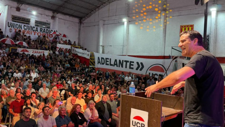 Acto del radicalismo en Mar del Plata: Abad llamó a construir "un partido valiente, capaz y lúcido" en la Provincia