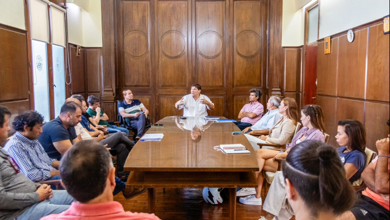 Las Flores: se presentaron los nuevos funcionarios para el fortalecimiento municipal