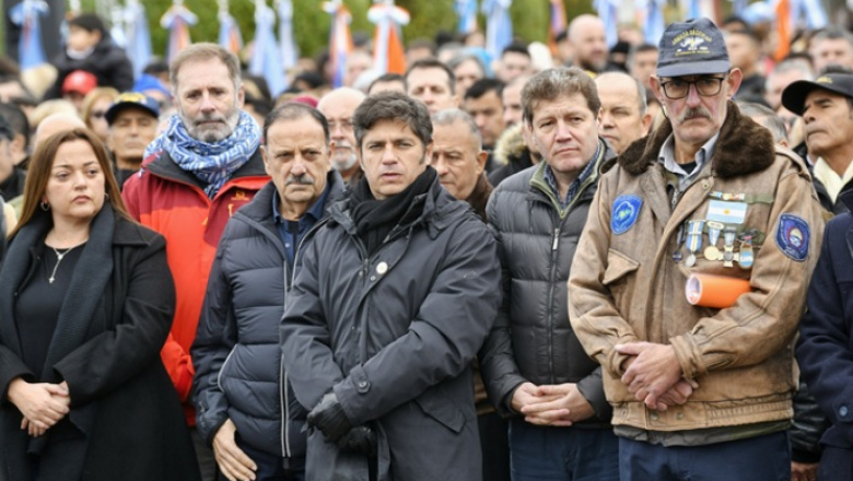 Kicillof participó del acto por el Día de los veteranos y los caídos en Malvinas en Ushuaia