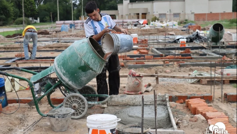 Pila comenzó la construcción de 10 viviendas para efectivos de la fuerza bonaerense
