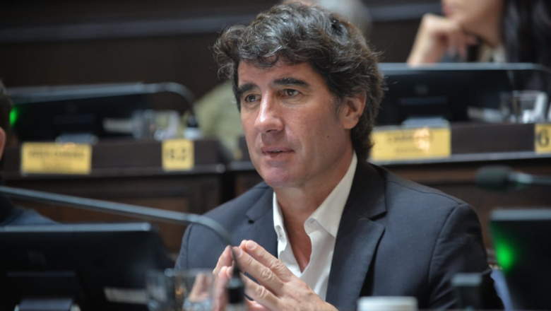 El diputado Civale presentó proyectos para desdoblar los comicios bonaerenses y fortalecer la autonomía municipal