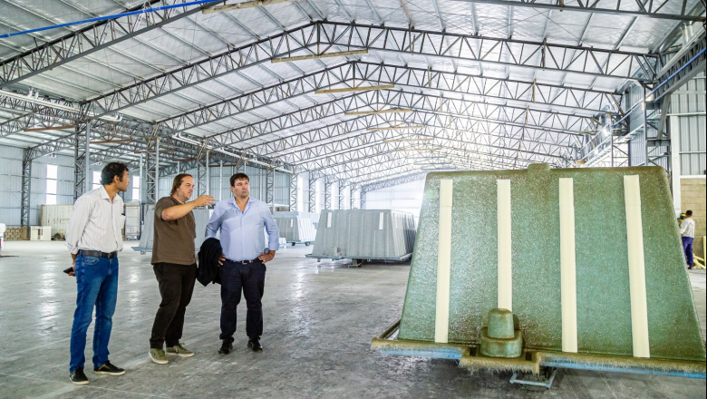 Las Flores: el intendente visitó el sector industrial y recorrió empresas