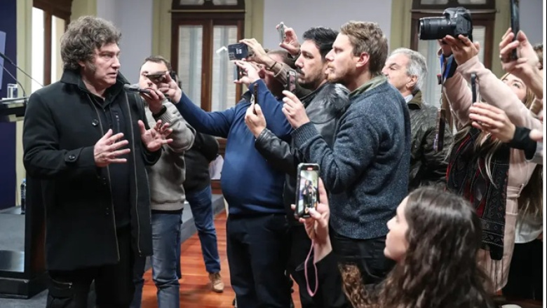 ADEPA expresó "máxima preocupación" por la restricción del acceso de periodistas a la Casa de Gobierno