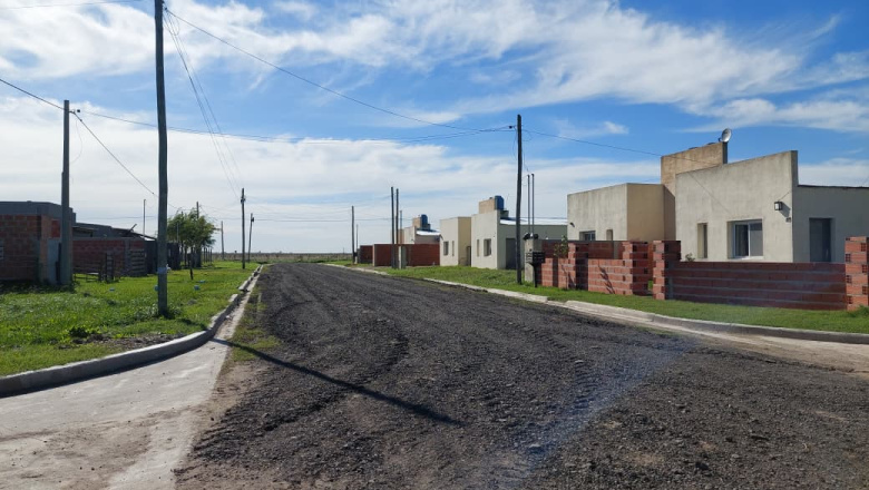 Tordillo: la Comuna realiza tareas de mejorado y compactación del suelo en calles de nuevos barrios