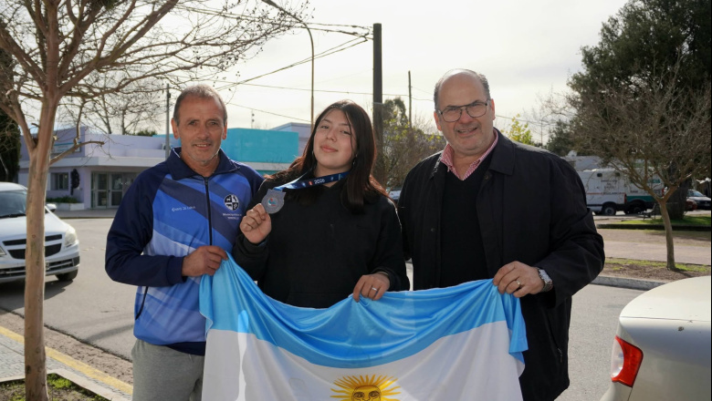 Tordillo: el intendente recibió a la joven atleta subcampeona en lanzamiento de jabalina
