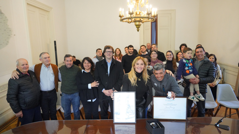 Diputados entregaron reconocimiento al deportista montense Luis Pérez
