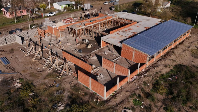 La Costa: De Jesús visitó los avances de la obra de la nueva Escuela Primaria N°17 en Costa Chica