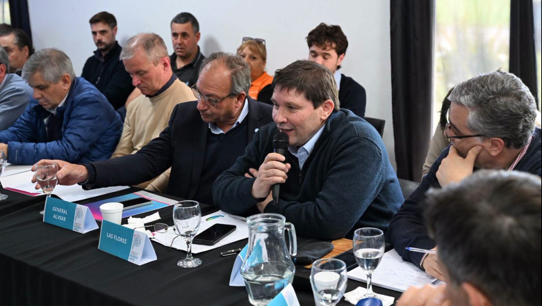 Las Flores: el intendente participó de un encuentro de subregiones de la Cuenca del Salado