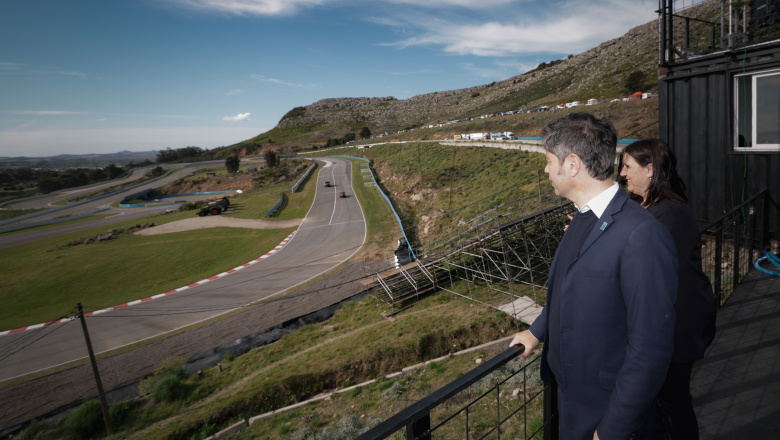Balcarce: Kicillof encabezó la reinauguración del Autódromo Juan Manuel Fangio