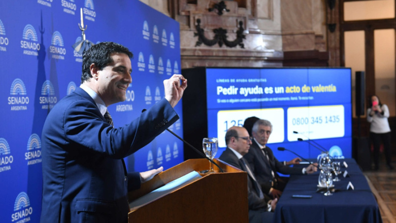 El senador Maxi Abad puso la prevención del suicidio juvenil en la agenda política bonaerense
