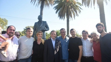 El PJ bonaerense homenajeó al ex Presidente Alfonsín en Chascomús