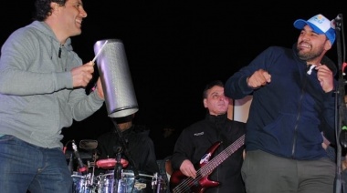 Maipú: candidato a intendente se animó a tocar el güiro en los festejos de la primavera