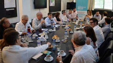 Kicillof encabezó una reunión de Gabinete en el Ministerio de Salud