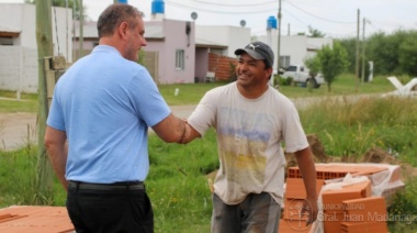 General Madariaga: se reactivó la construcción de las 13 viviendas del barrio El Ceibo