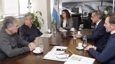 Lunghi y Scioli buscan aerolíneas "low cost" que quieran volar entre Buenos Aires y Tandil