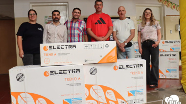 Pila: Walker entregó aires acondicionados en la Escuela Especial N° 501