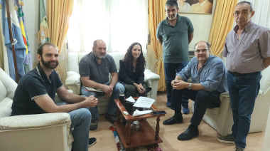 Agua sanitaria en Tordillo: el intendente Olivera y funcionarios provinciales realización supervisión a la zona de pozos