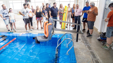Las Flores: instalan elevador hidráulico en la pileta climatizada