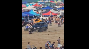 Villa Gesell: lo detienen por correr con su camioneta entre motos en la playa