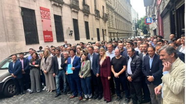Intendentes marchan a Capital Humano por fondos para la asistencia alimentaria