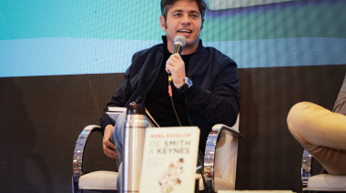 Kicillof presentó “De Smith a Keynes” en la Feria Internacional del Libro