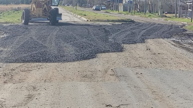 Continúan las tareas de bacheo y mantenimiento urbano en la ciudad de Tordillo