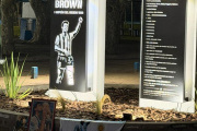 A 40 años de México '86, Ranchos inauguró un monumento en homenaje al Tata Brown