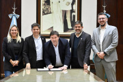 Las Flores: Blanstein incorpora nueva maquinaria pesada al municipio tras gestiones con Provincia Leasing