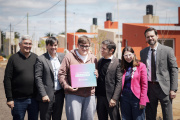 En Castelli, el gobernador inauguró un Centro de Desarrollo Infantil y entregó viviendas que habían sido paralizadas por el Gobierno nacional