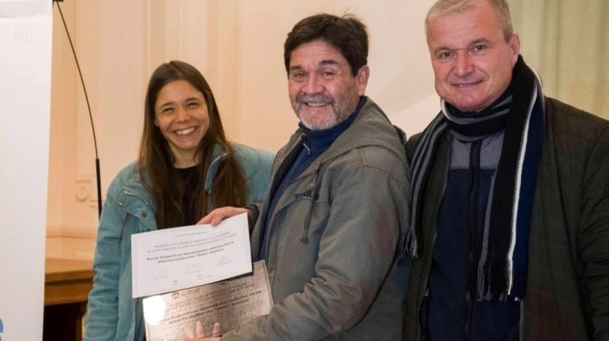 Monte: se entregaron las becas deportivas municipales Alberto Roldán